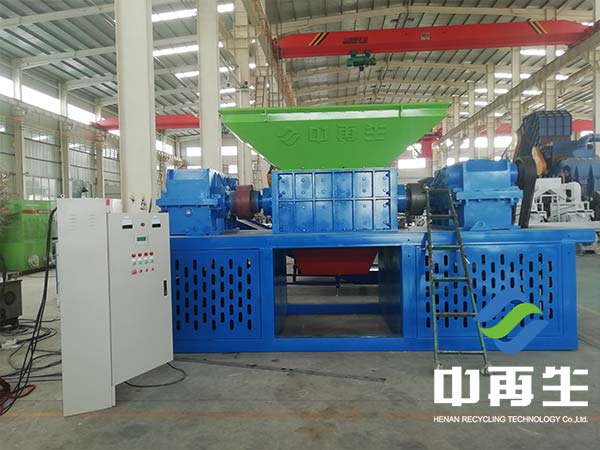 金屬粉碎工業(yè)的發(fā)展中，撕碎機(jī)起到很大推動(dòng)作用